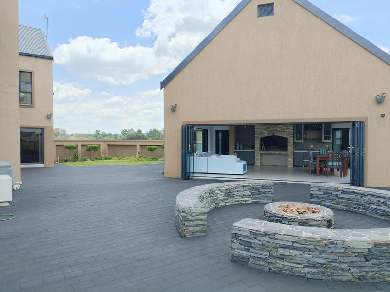 5 Bedroom Property for Sale in Heron Banks Golf Estate Free State